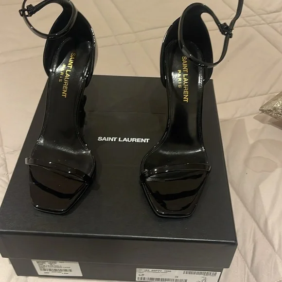 Yves Saint Laurent
Opyum YSL Logo-Heel Sandals with Black Hardware - Picture 5 of 5